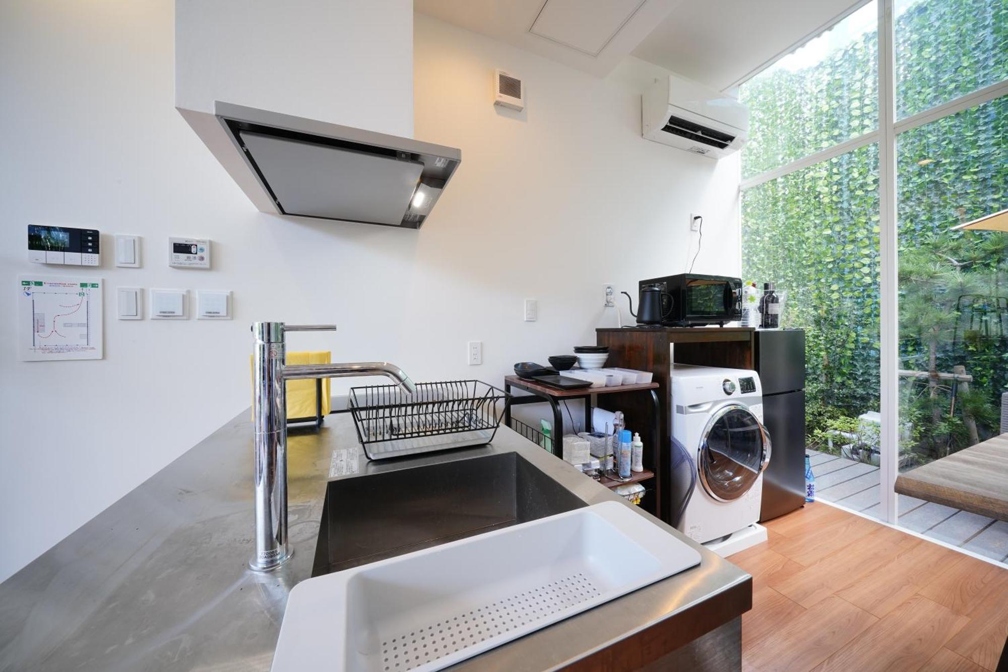 Holiday home ⁂ビーチからすぐ！開放的な一軒家で家族や友人と湘南を満喫！新江ノ島水族館まで徒歩で約6分⁂ Katase (Kanagawa)